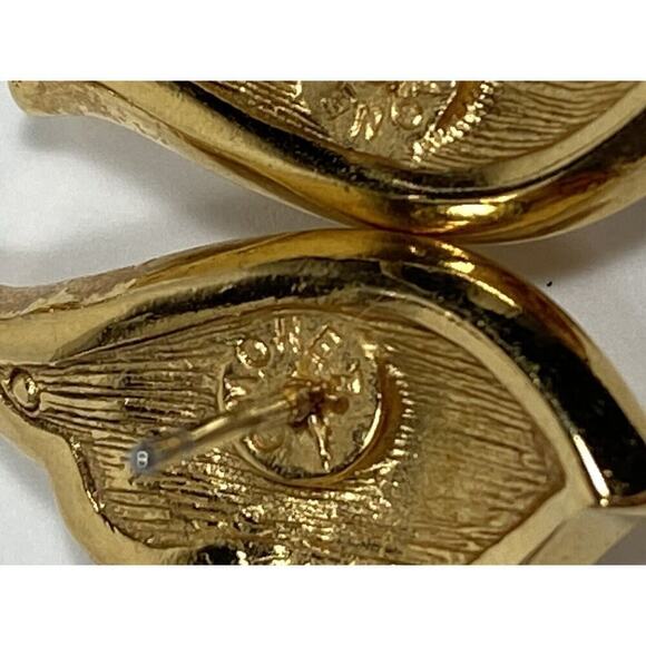 MONET Earrings Wing Cream Enamel Gold Tone. Vintage Signed - Picture 11 of 15